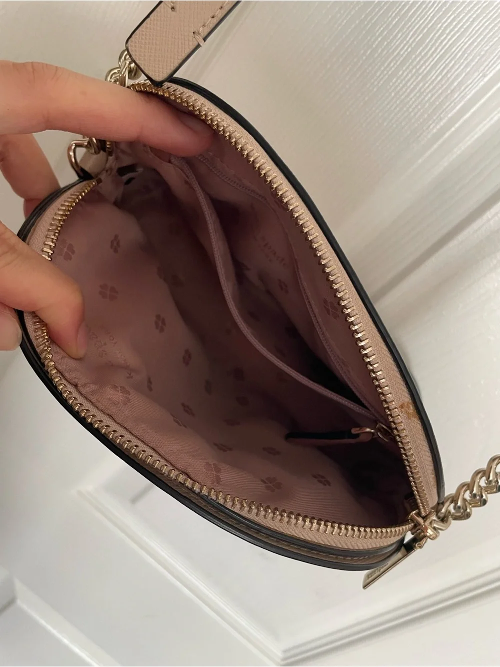 Kate Spade Women's Small Dome Crossbody Soencer Bag in Taupe and Black